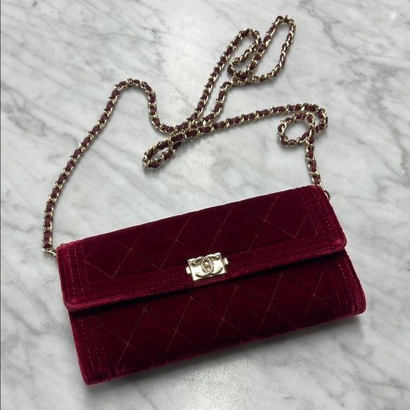 CHANEL Burgundy Quilted Velvet Chain Crossbody Boy Wallet - Picture 1 of 13